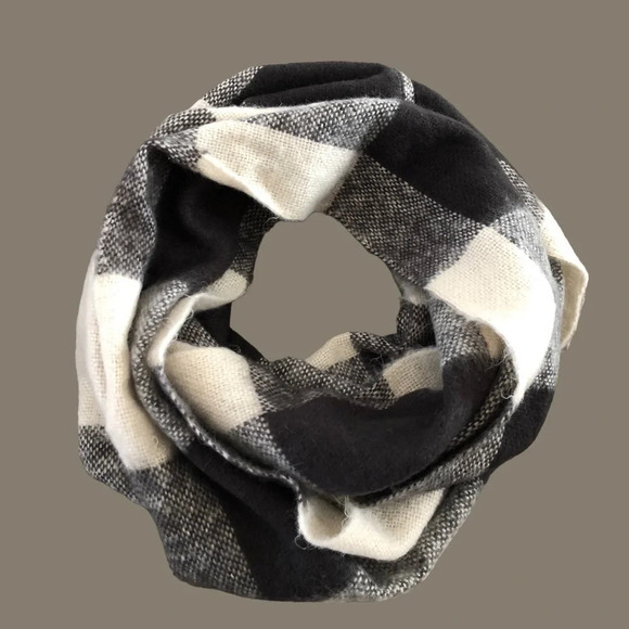Loft Acrylic Fuzzy Buffalo Check Infinity Loop Scarf Warm Cozy Plaid - Picture 2 of 5